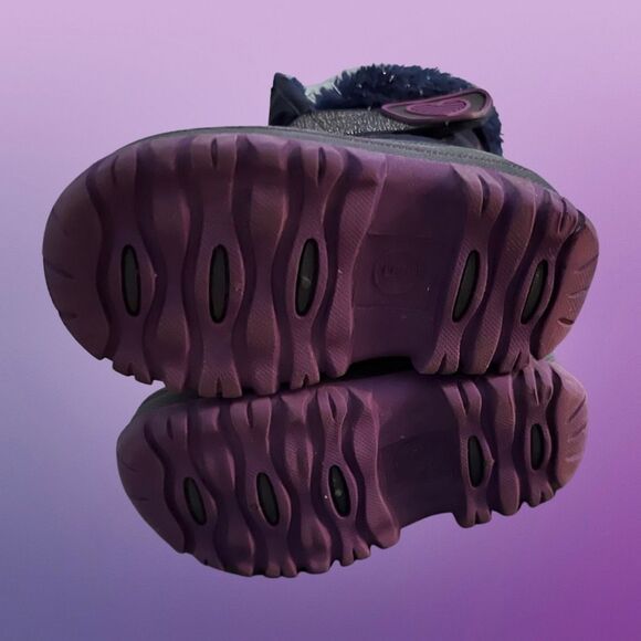 Infant Cat & Jack Heart Fluffy Inside Snow Boots Size 5 - Picture 4 of 5